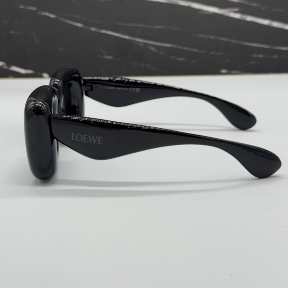 NEW LOEWE SQUARE SUNGLASSES LW40098I 01A BLACK GREY LOEWE WOMEN EYEWEAR - Picture 5 of 10
